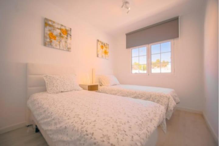 Atlantic View 1B 2 Bedrooms Ground Floor, Complex Featured On A Place In The Sun Puerto del Carmen  Esterno foto